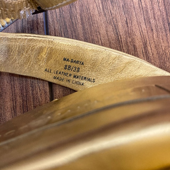 🌸 BCBG gold t strap heels - Picture 10 of 10